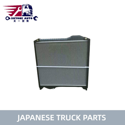 ชิ้นส่วนเครื่องยนต์ Hino 16090-5572 16081-5592 16081-5572 หม้อน้ำ Assy สำหรับ HINO 700 PROFIA P11C K13C ชิ้นส่วนรถบรรทุกญี่ปุ่น